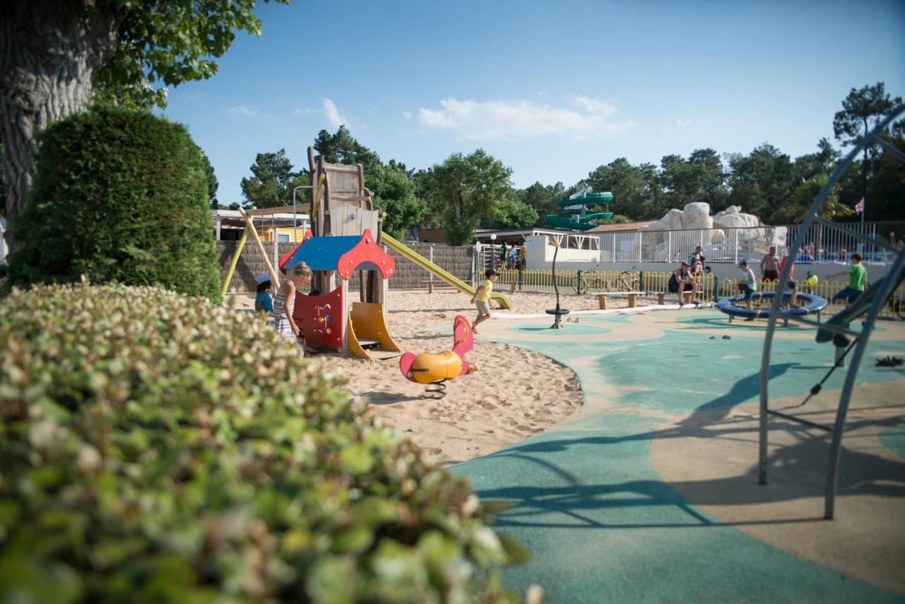 Отель Camping Les Chouans Сент-Илер-де-Рье Экстерьер фото