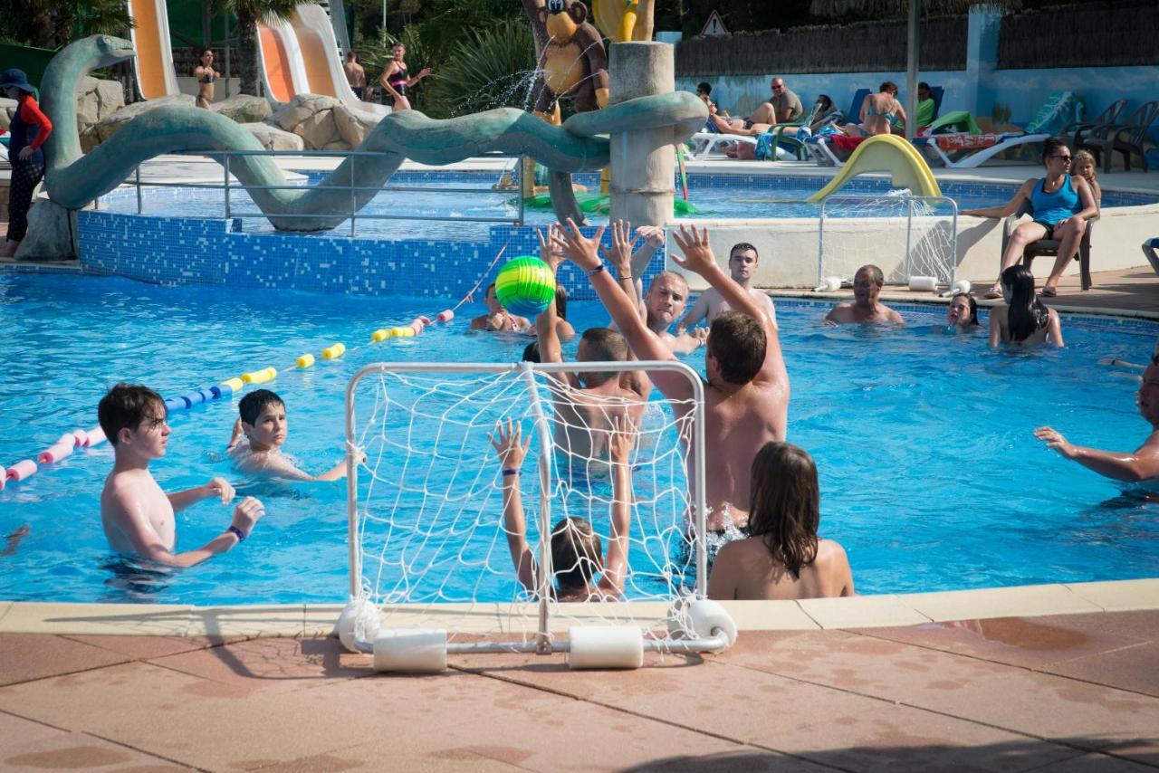 Отель Camping Les Chouans Сент-Илер-де-Рье Экстерьер фото