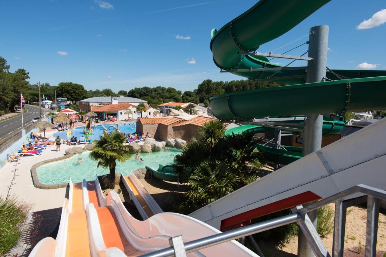 Отель Camping Les Chouans Сент-Илер-де-Рье Экстерьер фото