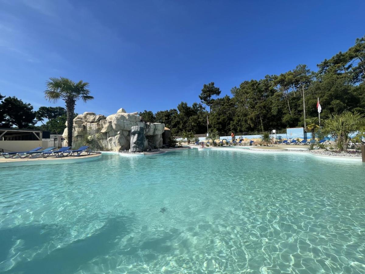 Отель Camping Les Chouans Сент-Илер-де-Рье Экстерьер фото