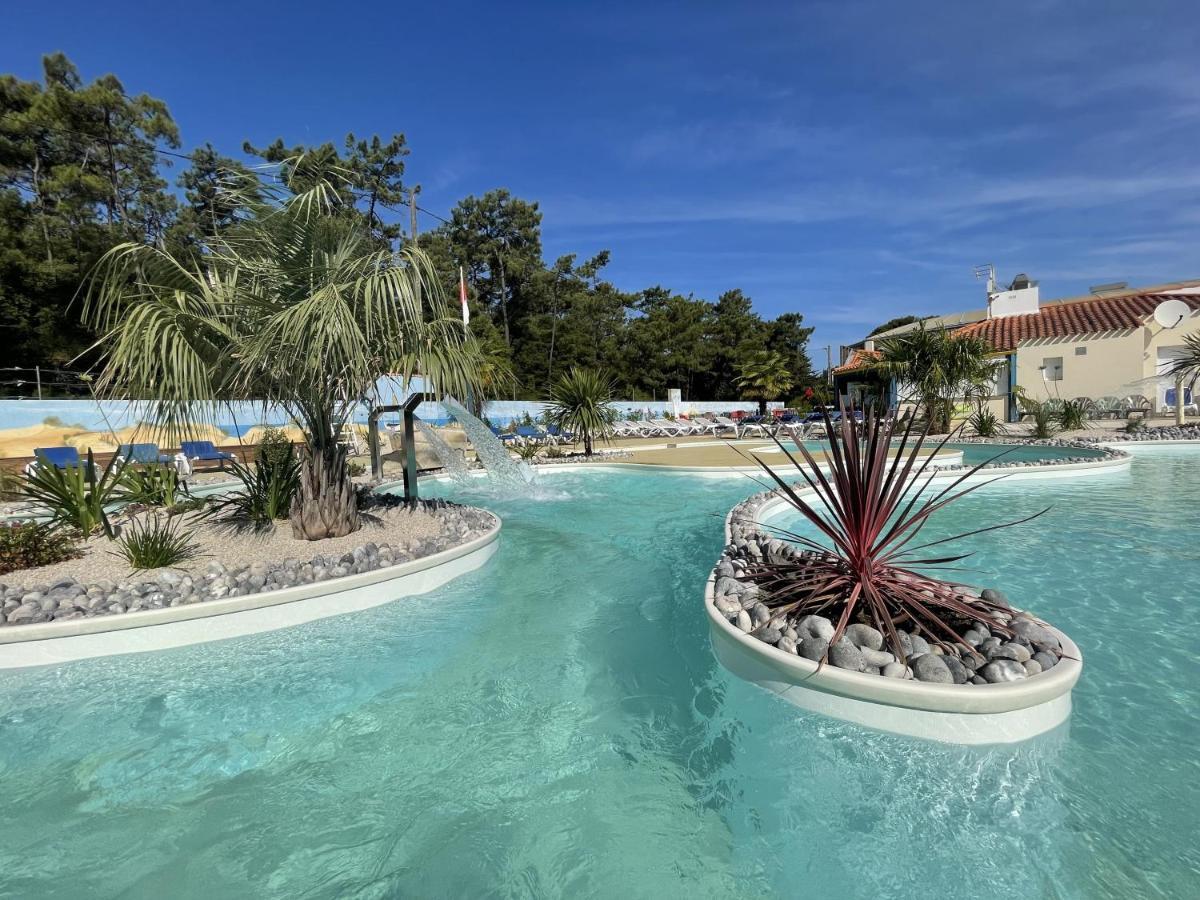 Отель Camping Les Chouans Сент-Илер-де-Рье Экстерьер фото