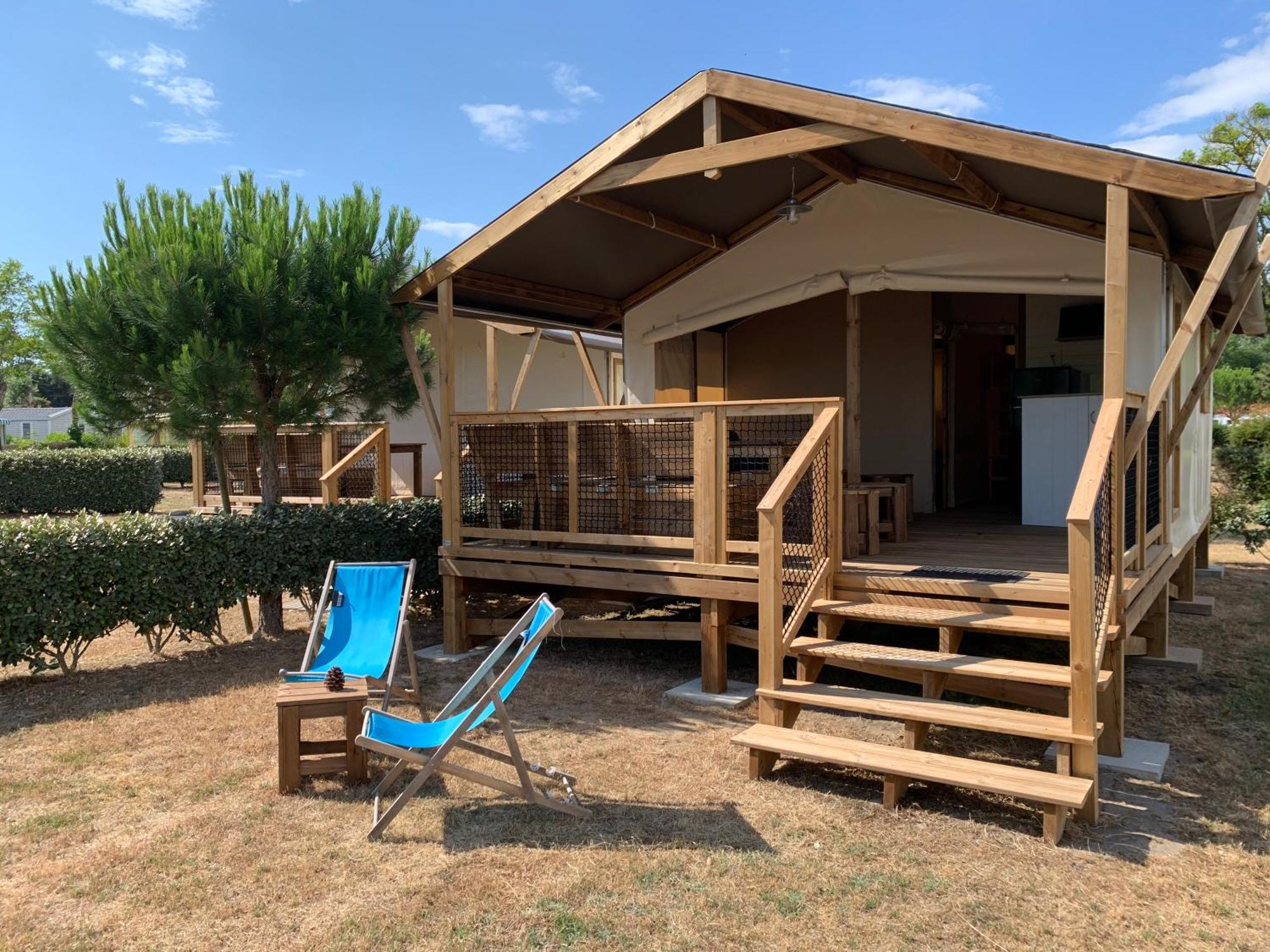 Отель Camping Les Chouans Сент-Илер-де-Рье Экстерьер фото